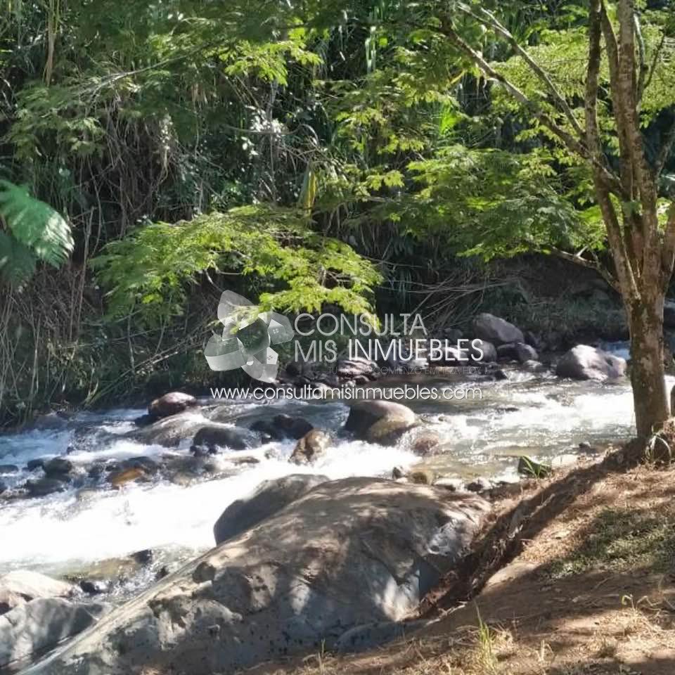 Vendo Casa en el Barrio La Reforma en Cali, Valle Del Cauca de Colombia | Consulta Mis Inmuebles S.A.S. | Tu nuevo comienzo empieza hoy!