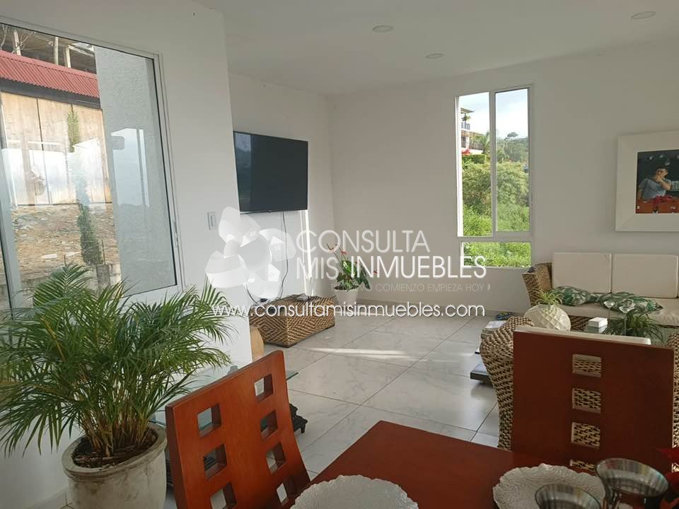 Vendo Casa en el Barrio La Reforma en Cali, Valle Del Cauca de Colombia | Consulta Mis Inmuebles S.A.S. | Tu nuevo comienzo empieza hoy!