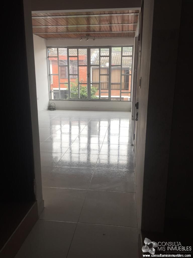 Vendo Casa en el Barrio Urbanización Varsovia en Ibagué, Tolima de Colombia | Consulta Mis Inmuebles S.A.S. | Tu nuevo comienzo empieza hoy!